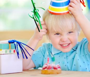 Prezent na urodziny dla dwulatka. 50 pomysłów polecanych przez rodziców dwulatków