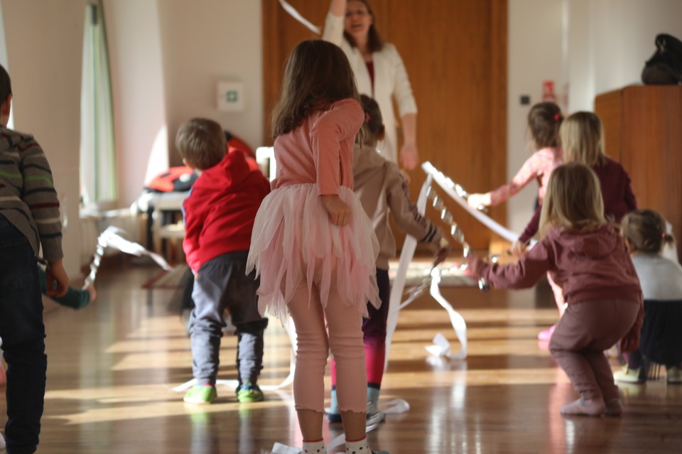 Strefa Zabawy: Taniec z różą – warsztaty taneczne dla dzieci