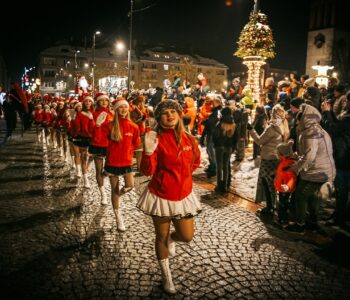 Świąteczna Parada z Mikołajem. Bytom