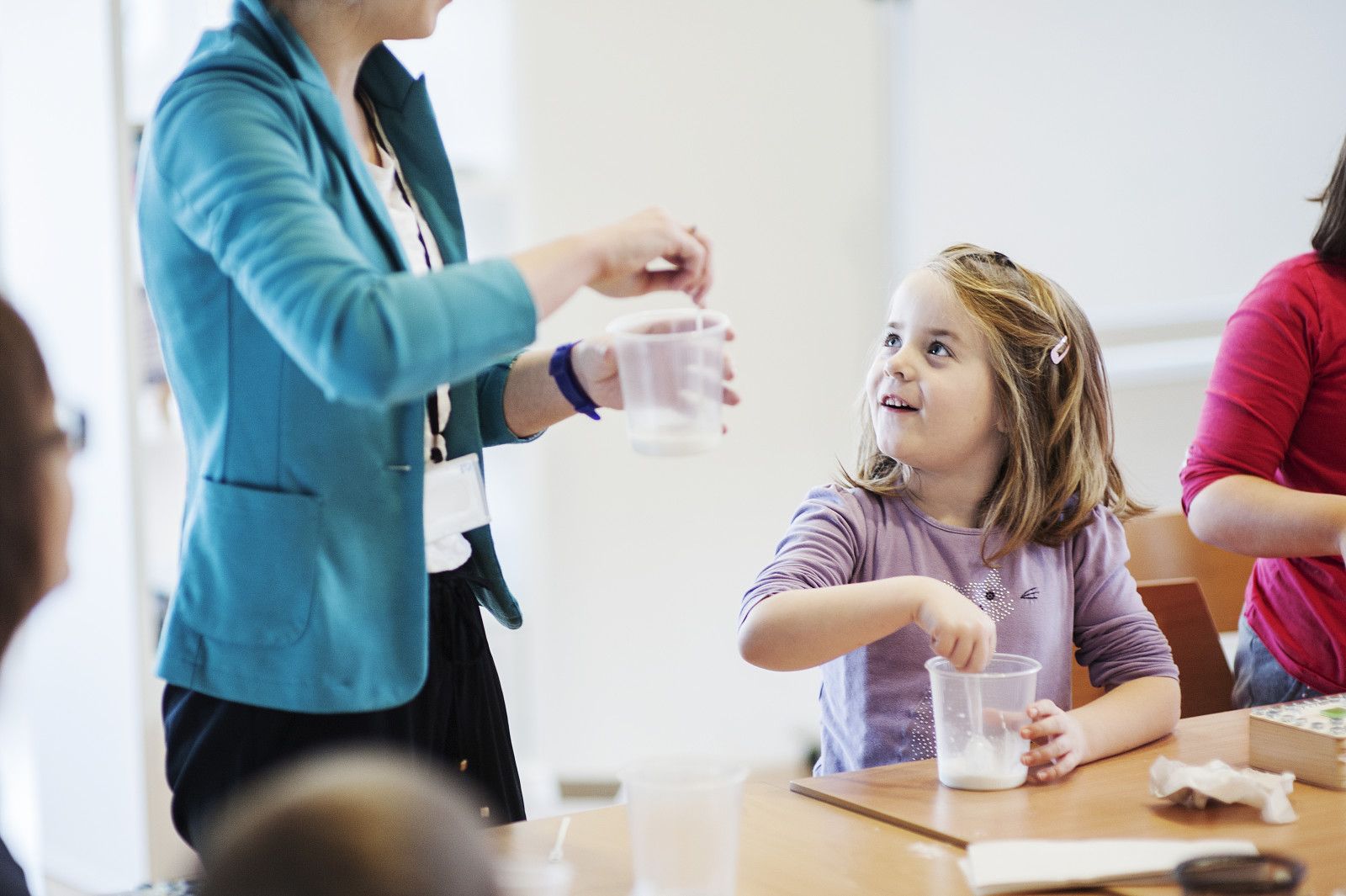 Ferie w muzeum: Na końcu tęczy – warsztaty plastyczne z użyciem sznurka