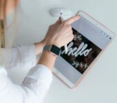 Co kupić dziecku? iPad lub Apple Watch jako prezent, który nie trafi do szuflady