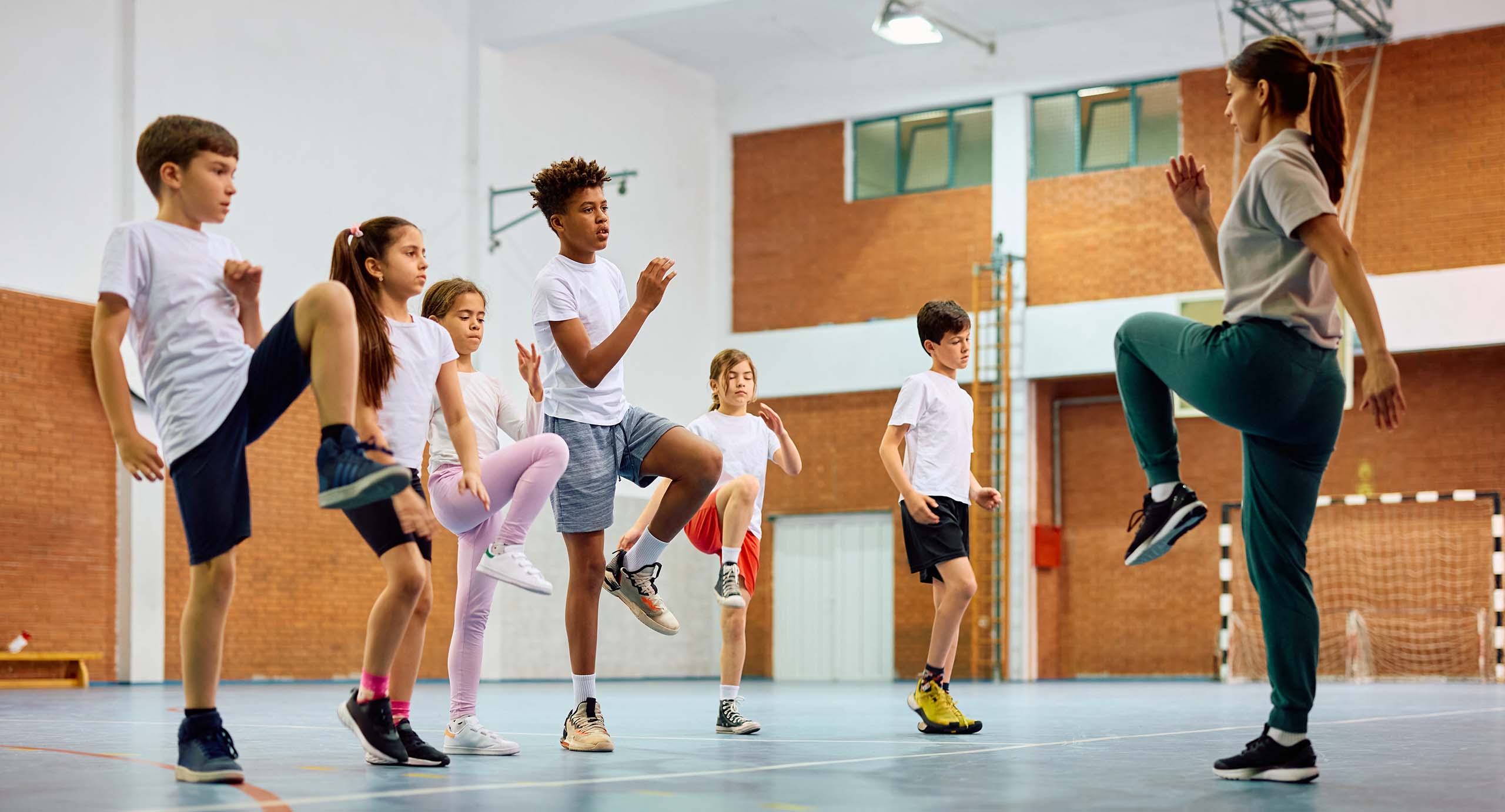 Jakie buty na WF do szkoły? Porady i wskazówki dla rodziców