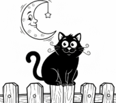 Przyjazny czarny kot siedzący na płocie, z półksiężycem w tle, kolorowanka dla dzieci, czarne kontury, białe tło.