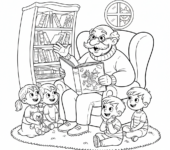 Dziadek czytający bajkę wnukom, które siedzą uważnie, kolorowanka dla dzieci, czarne kontury, białe tło.