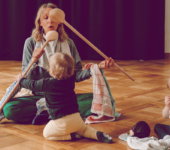 Okruszku - taneczny spektakl interaktywny dla rodzin z niemowlętami na zakończenie Festiwalu Nowe Epifanie