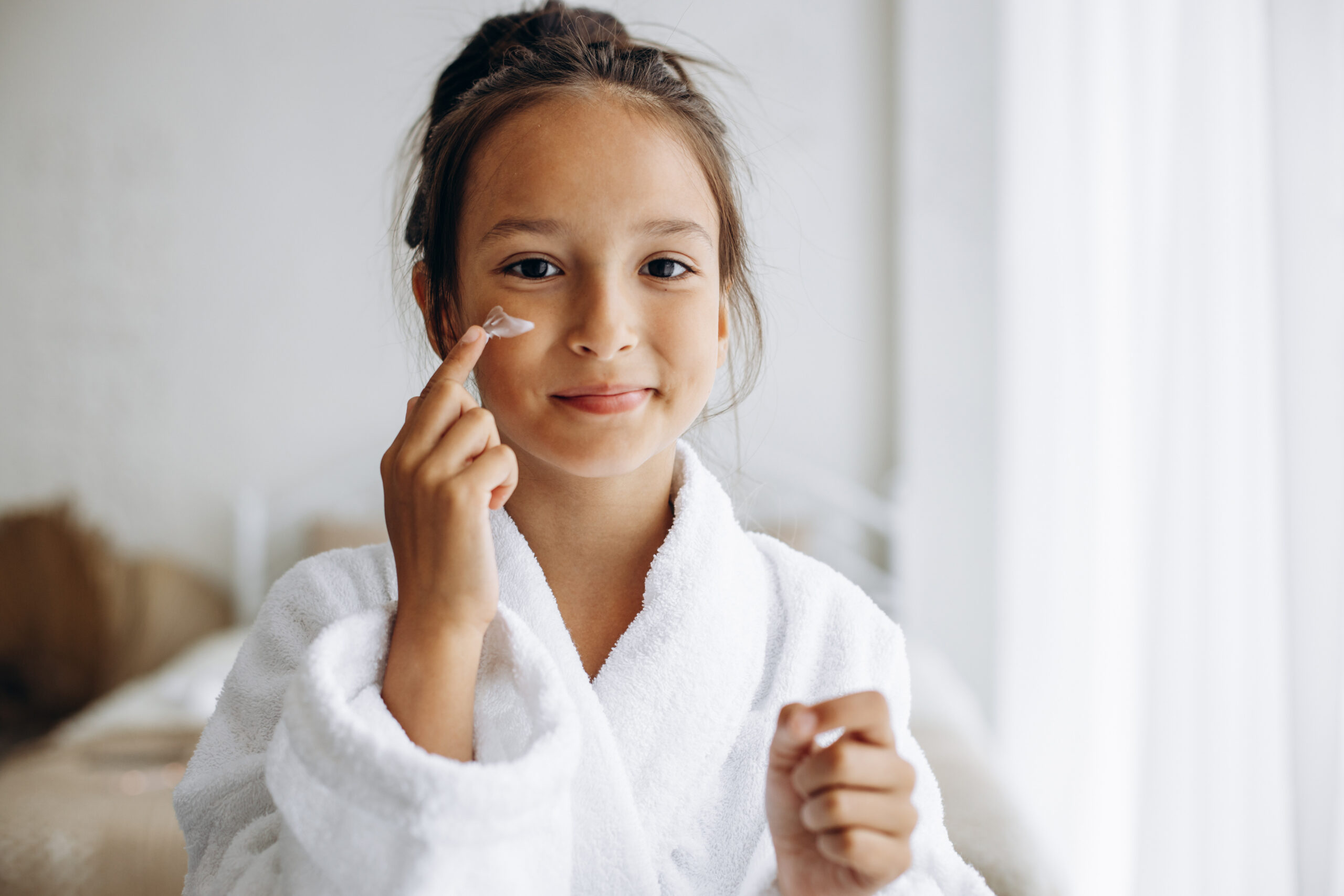 Jak wybrać kosmetyki dla niemowląt i dzieci, które są naprawdę delikatne dla skóry?