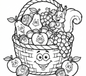 Kosz pełen jesiennych zbiorów: jabłek, gruszek, winogron i orzechów, kolorowanka dla dzieci, czarne kontury, białe tło.