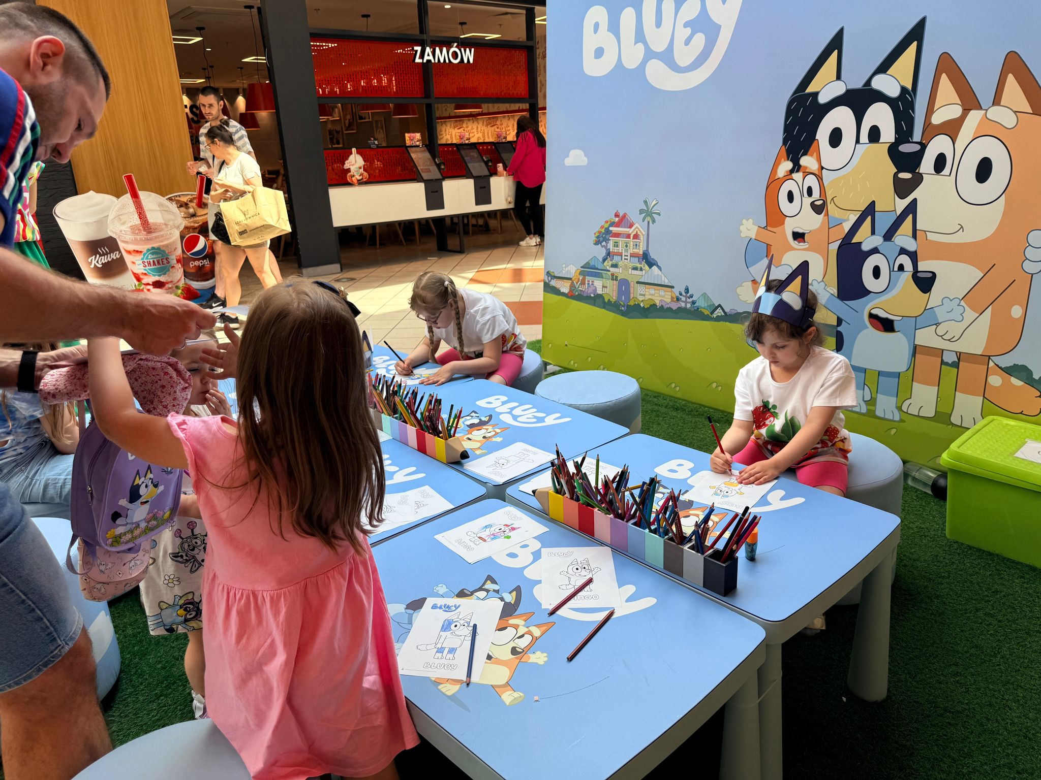Back to school z Bluey. Galeria Łomianki zaprasza na pełen zabawy powr&oacute;t do szkoły