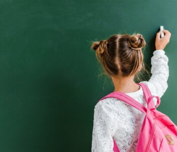 Jak zaangażować dziecko w kompletowanie własnej wyprawki?