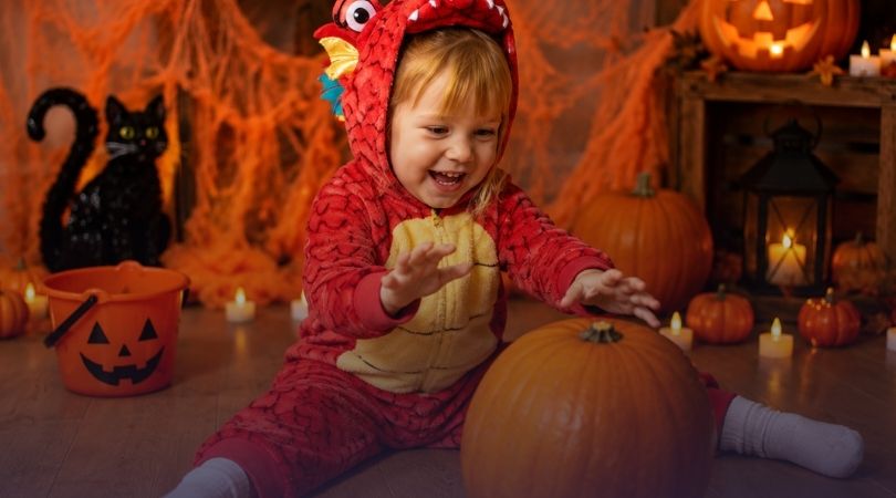 Halloween z małym dzieckiem – jak oswoić strachy i urządzić niezwykły wieczór?