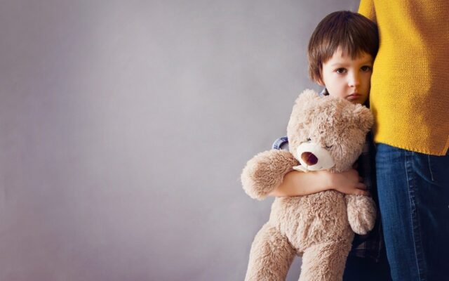 Dziecko płacze przy rozstaniu