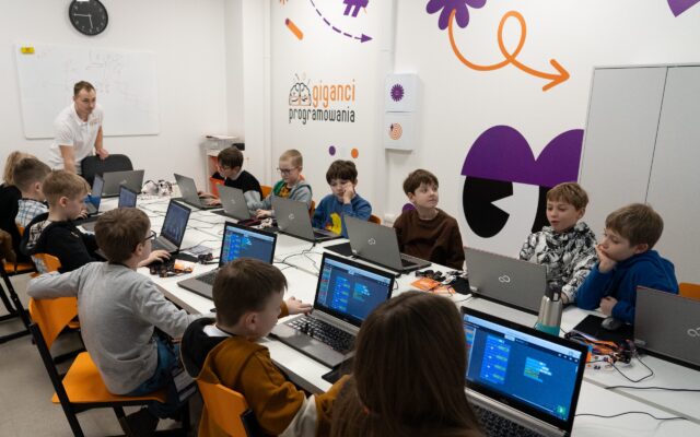 Zamień granie na programowanie - clickON zaprasza na bezpłatne zajęcia dla dzieci i młodzieży!