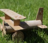 Samolot z kartonu jak zrobić diy dla dzieci zabawy plastyczne